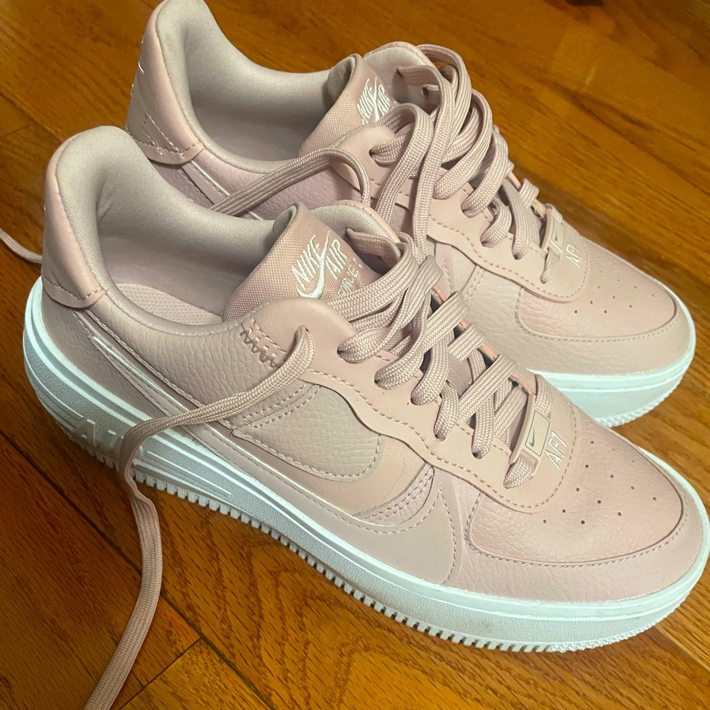 Nike Air Force 1